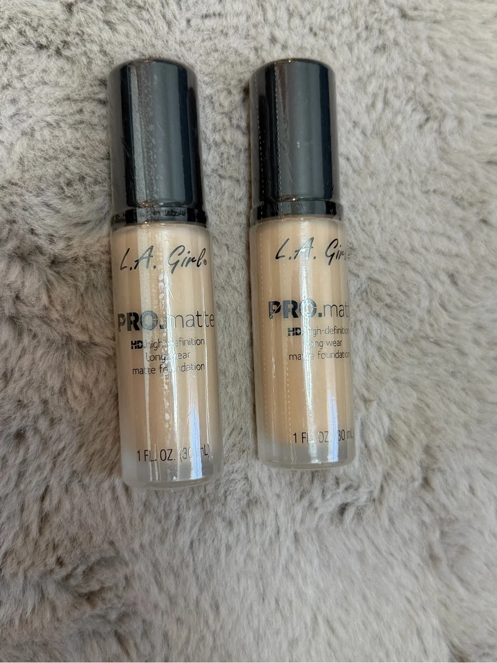 2 L.A. Girl PRO. Matte High Definition Long Wear Matte Foundation Medium Beige